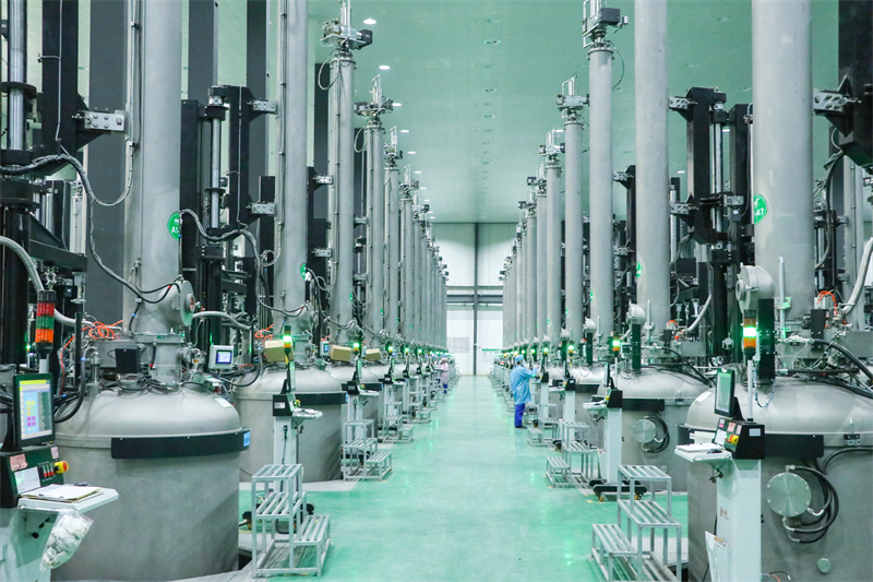 四川晶科能源单晶拉棒车间 图片来源五通桥区融媒体中心